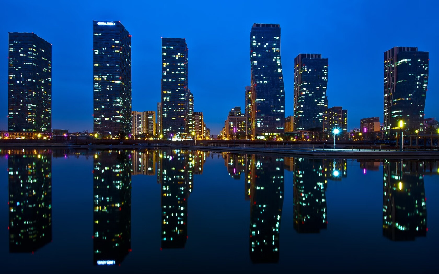 弗朗索瓦·霍尔茨豪伊泽：作为南非队的核心传球手，他的每次决策至关重要